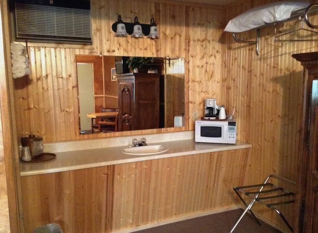 Vindel Motel Mackinaw City Δωμάτιο φωτογραφία